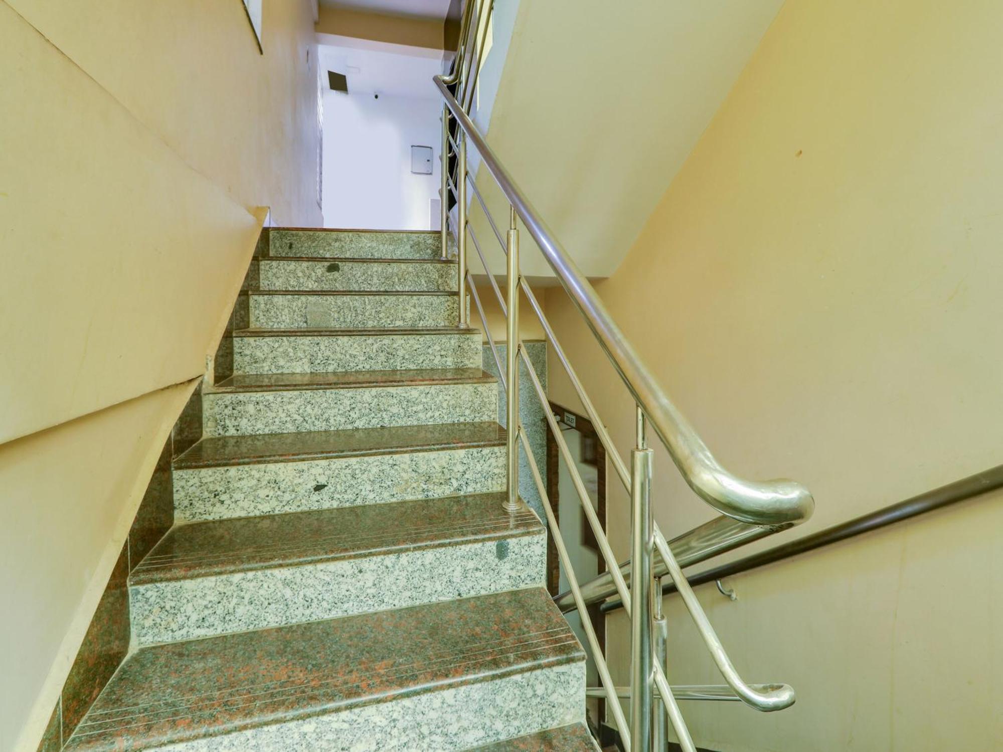 Super Townhouse Qualia Prime Hotel Near Nexus Mall Χιντεραμπάντ Εξωτερικό φωτογραφία