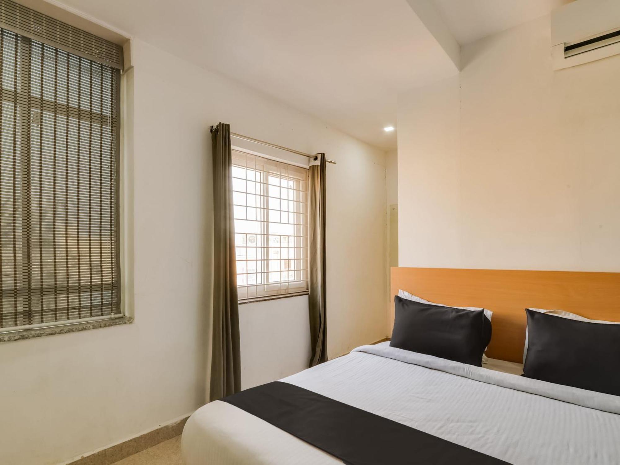 Super Townhouse Qualia Prime Hotel Near Nexus Mall Χιντεραμπάντ Εξωτερικό φωτογραφία