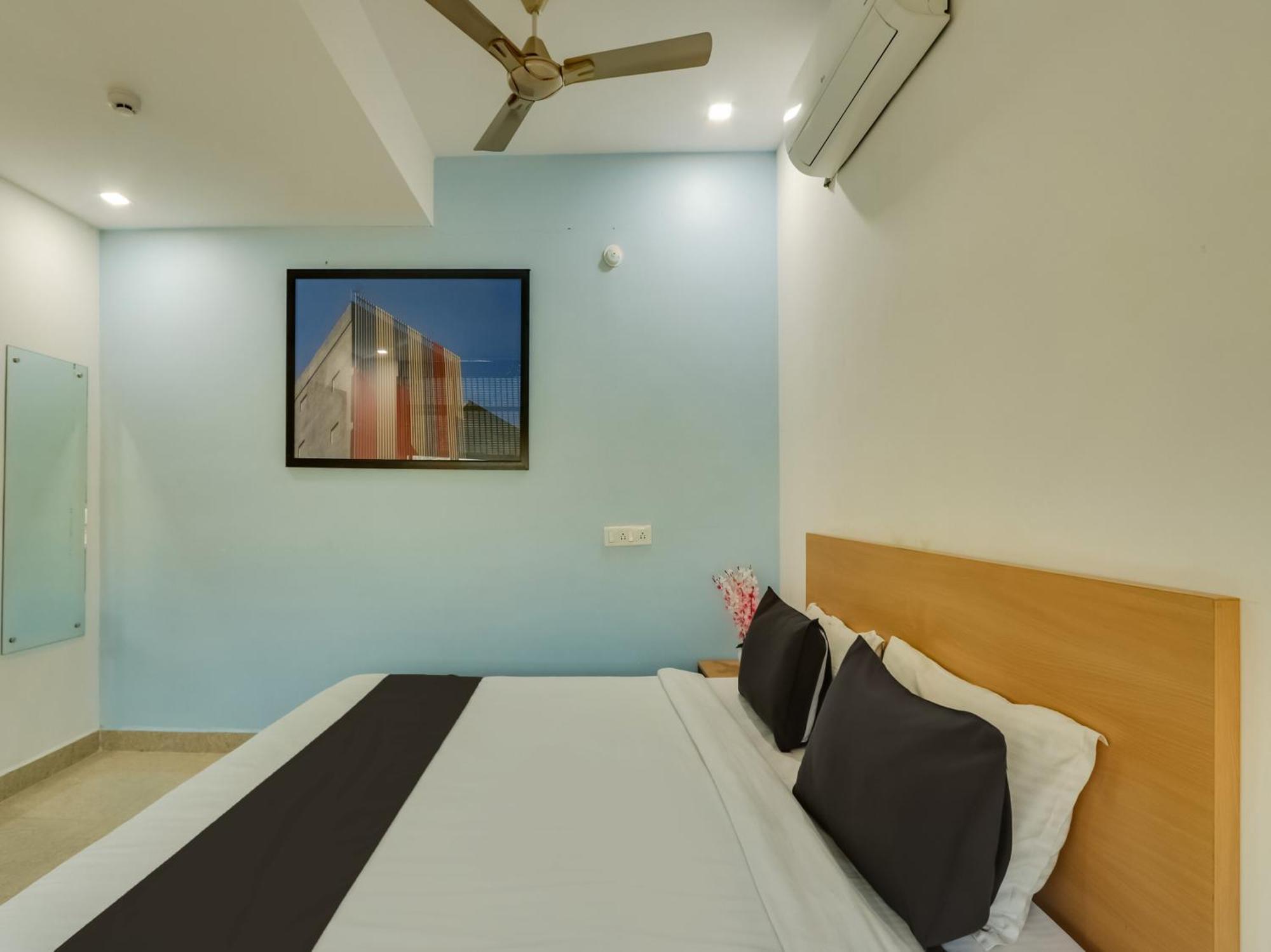 Super Townhouse Qualia Prime Hotel Near Nexus Mall Χιντεραμπάντ Εξωτερικό φωτογραφία